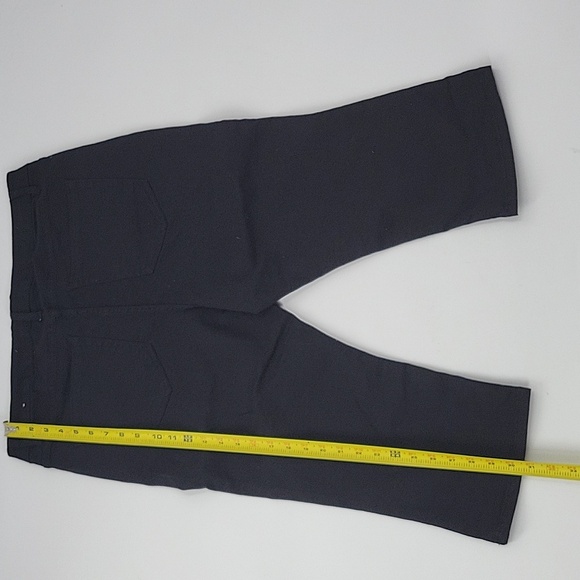 Lane Bryant Black Denim Stretch Capris NWOT - Picture 10 of 15